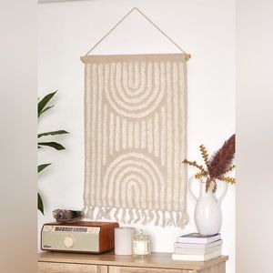NWT Urban Outfitters Modern Hilo Tufted Wall Hanging